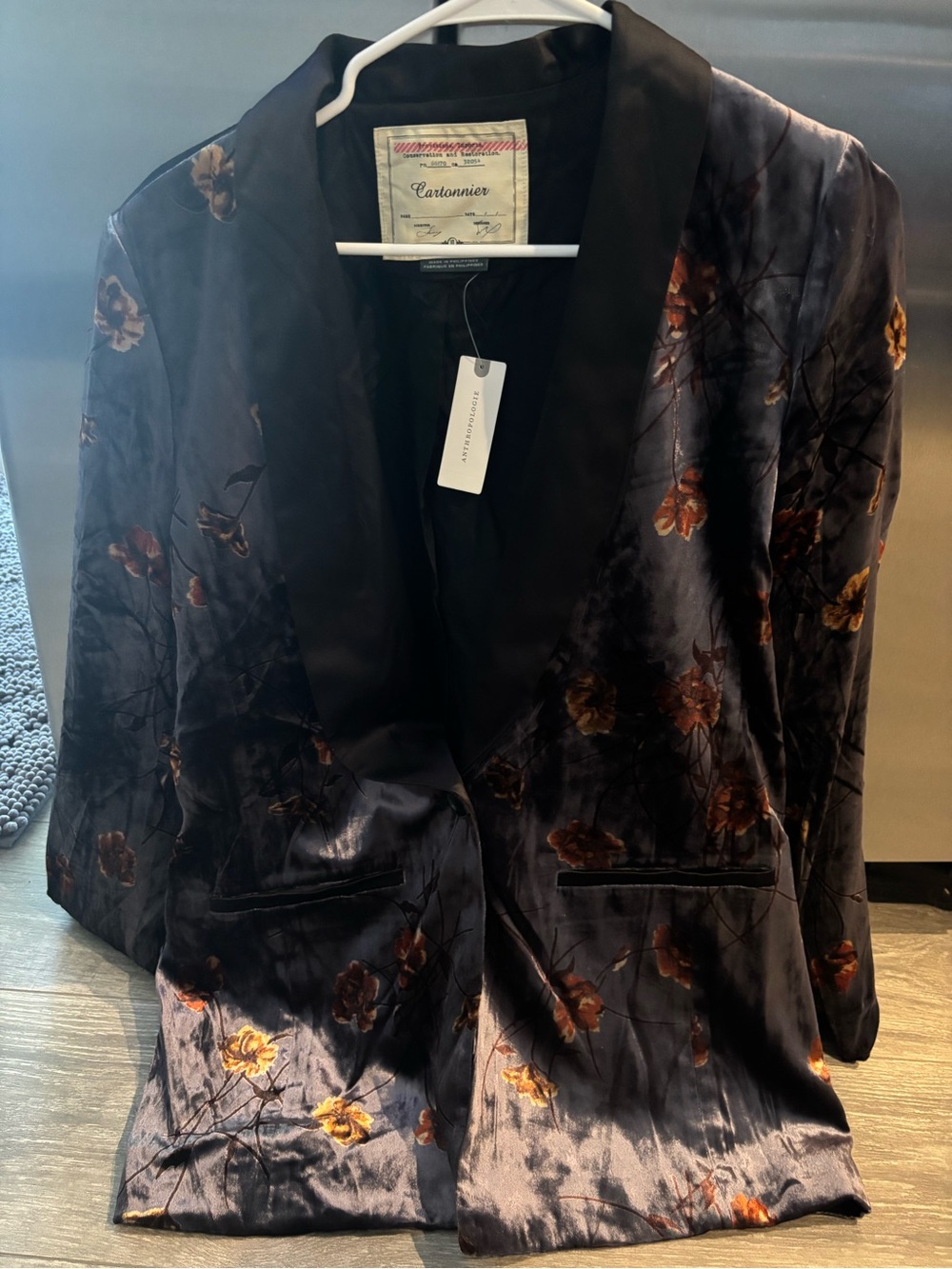 Cartonnier Navy Floral Satin Blazer with Black Shawl Collar